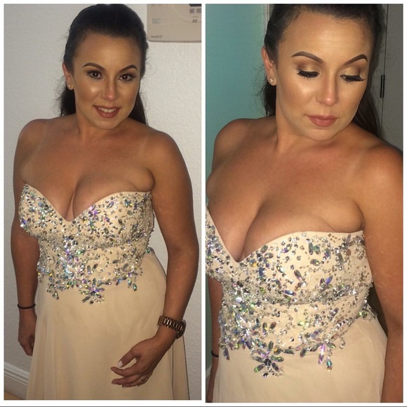 Dress/Gown - Picture 3 of 3